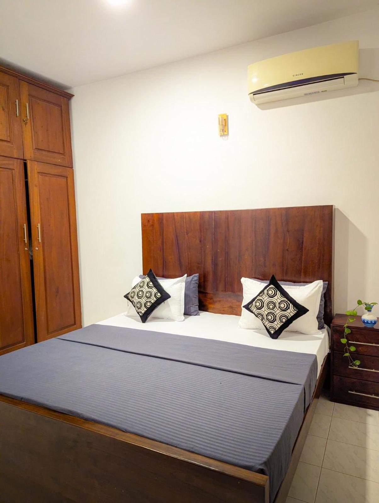 Airport Hotel By Cmb Apartments Negombo Buitenkant foto