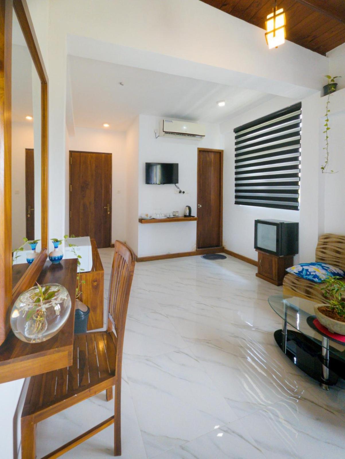 Airport Hotel By Cmb Apartments Negombo Buitenkant foto